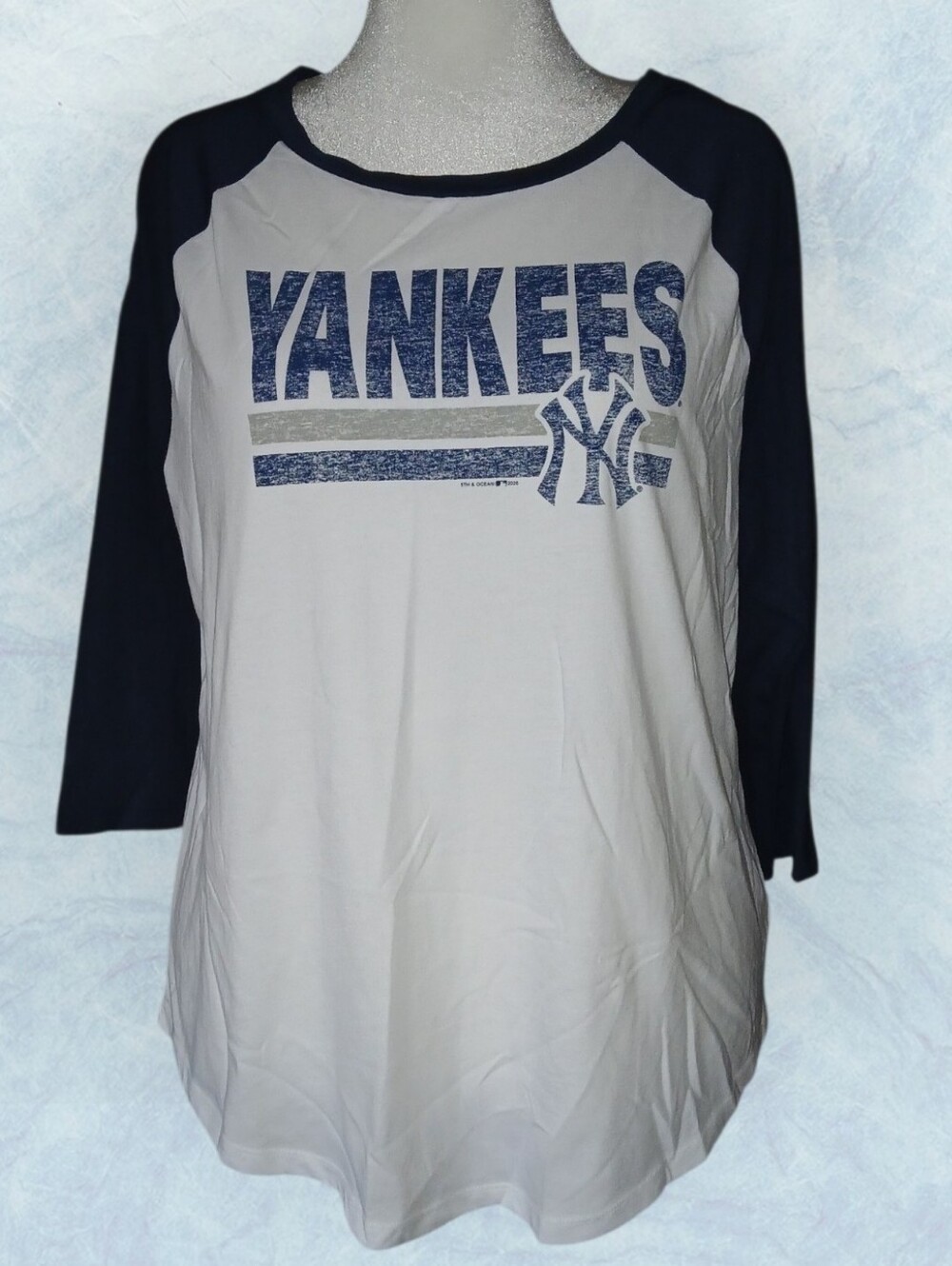 MLB New York Yankees Women's 3/4 Sleeve Raglan Tee By 5th & Ocean, Size XXL